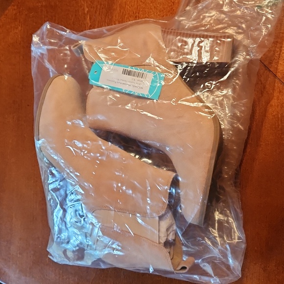 NEW Michael Kors Evaline Suede Heeled Ankle Boots, Size 9.5, Camel & Brown - Picture 11 of 11